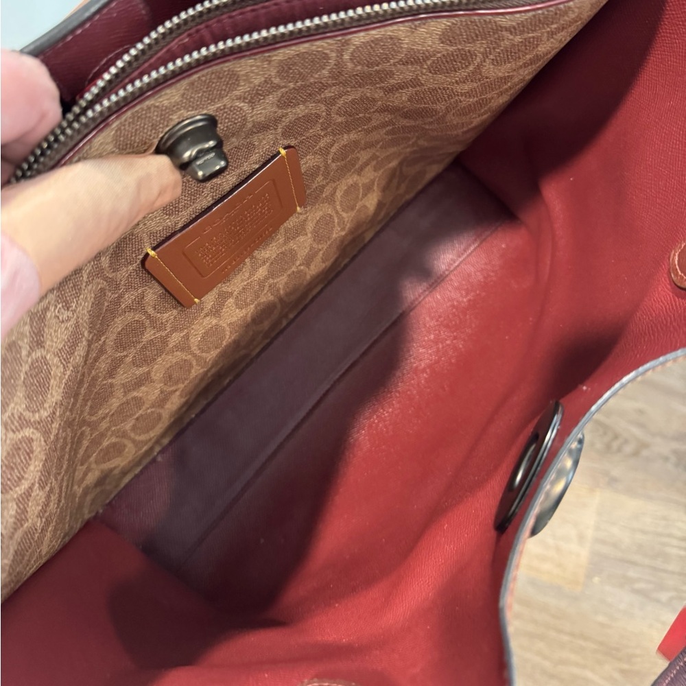 ❤️Coach Willow C0692 Colorblock Polished Pebble Leather Saddle/Gunmetal Tote - Picture 10 of 13